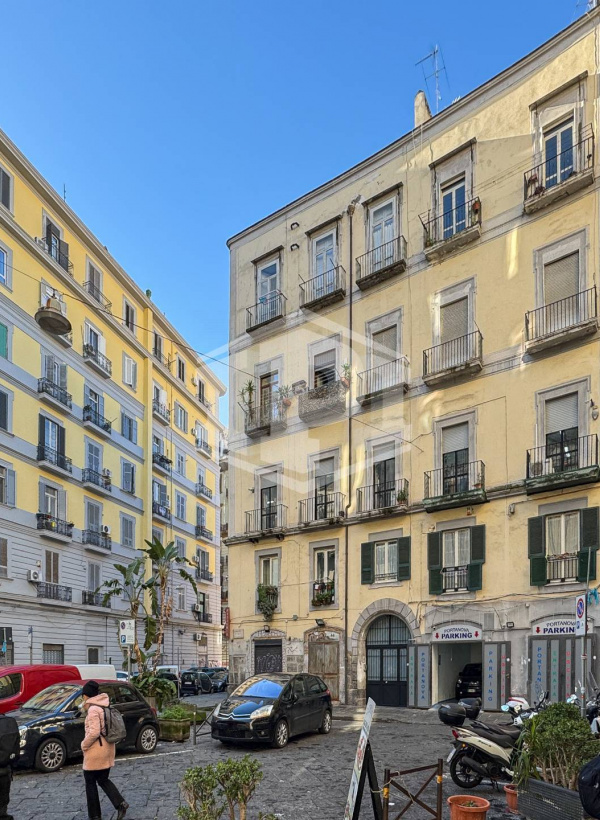 Ampio Bilocale in Piazza Portanova 11, Napoli (NA)