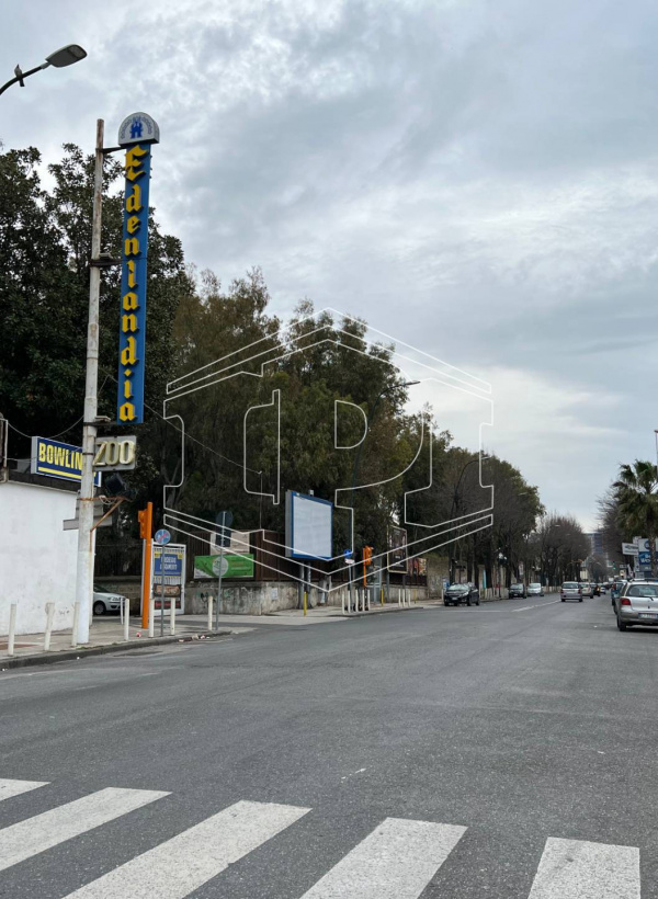 Locali commerciali, Via Fuorigrotta (NA)