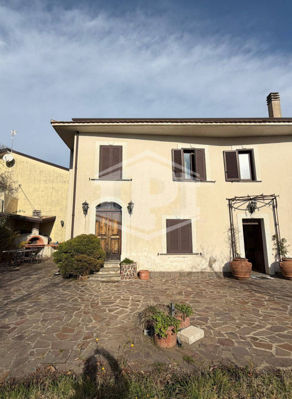 Villa in Via Giglioli 5, Roccamonfina (CE)