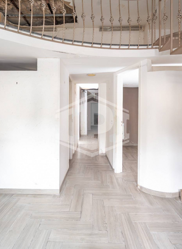 Locale in Piazza Santa Maria della Fede 7, Napoli (NA)