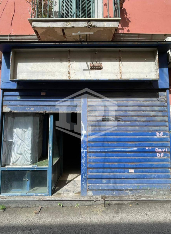 Locale in Via G. Giusso 35, Napoli (NA)