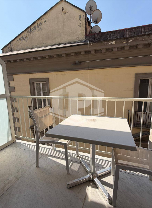 Bilocale uso transitorio in Via San Giacomo 32, Napoli  (NA)