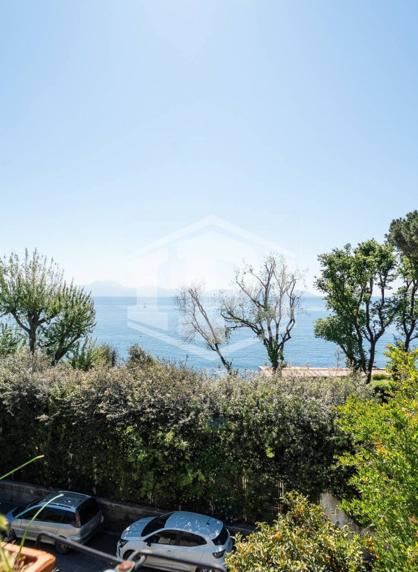 Bilocale in Villa in Via Marechiaro, Napoli (NA)