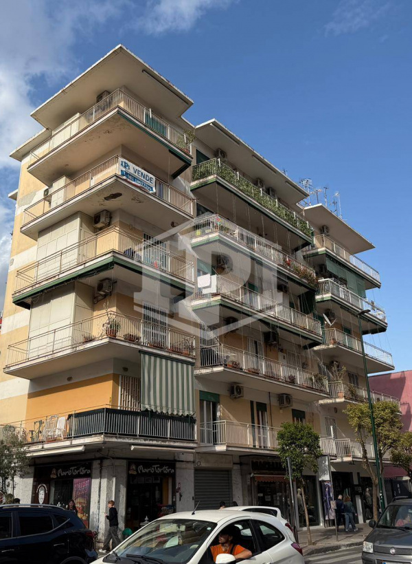 Trilocale in Via Dell'Epomeo, Napoli (NA)