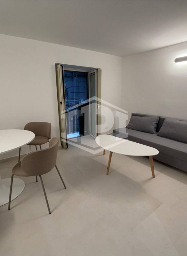 Ampio Bilocale in Via G. Nicotera 92, Napoli (NA)