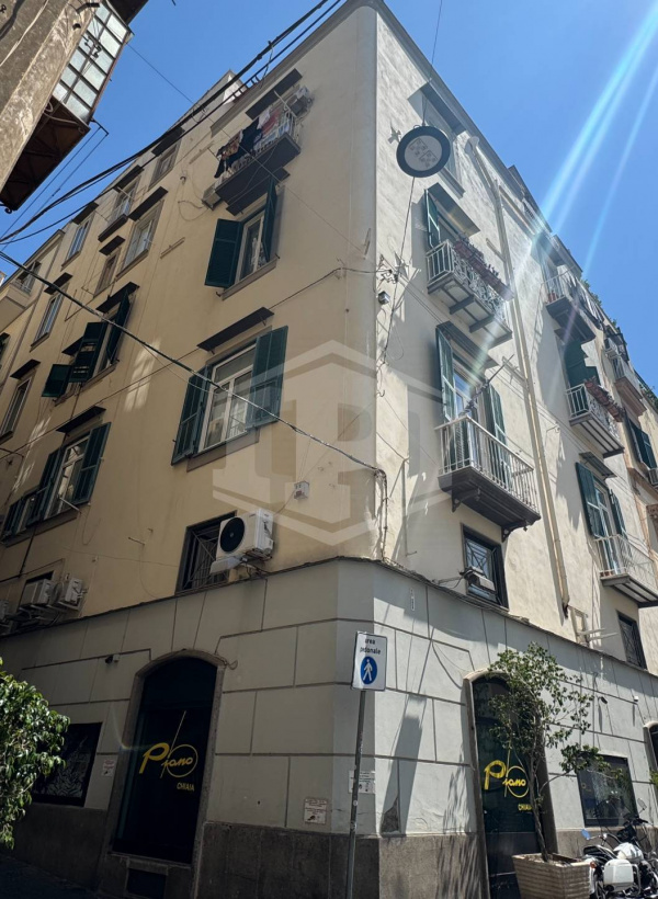 5 vani in Via G. Bausan 32, Napoli (NA)