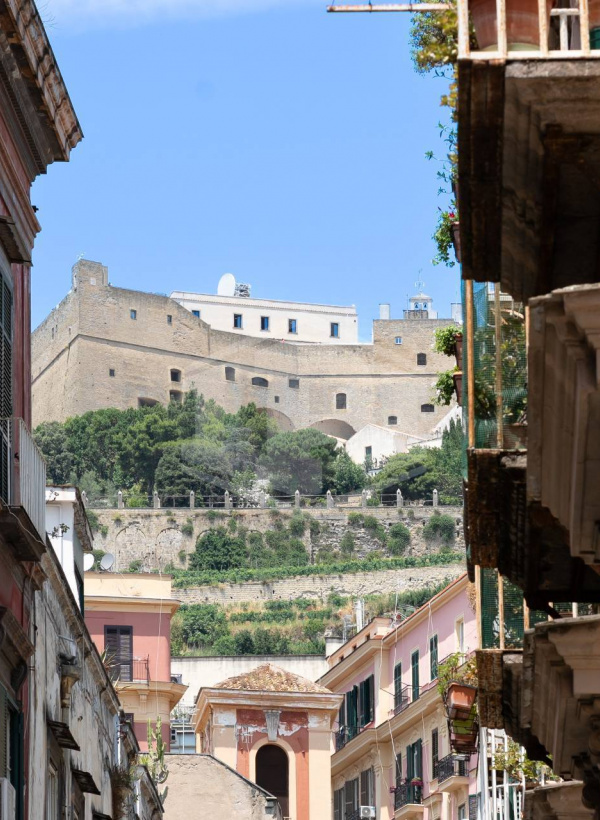 5 Vani in Via S. Caterina da Siena 73 , Napoli (NA)