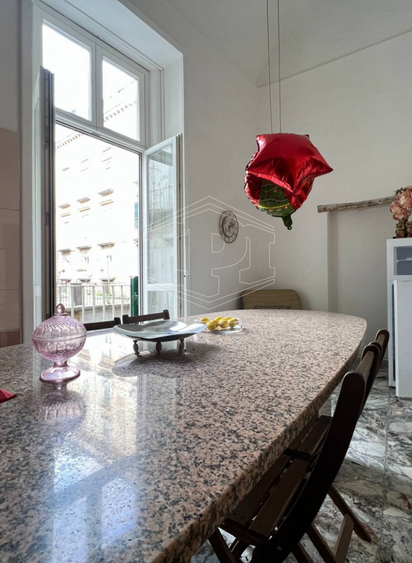 Ampio Bilocale in Via dei Pellegrini 11, Napoli (NA)