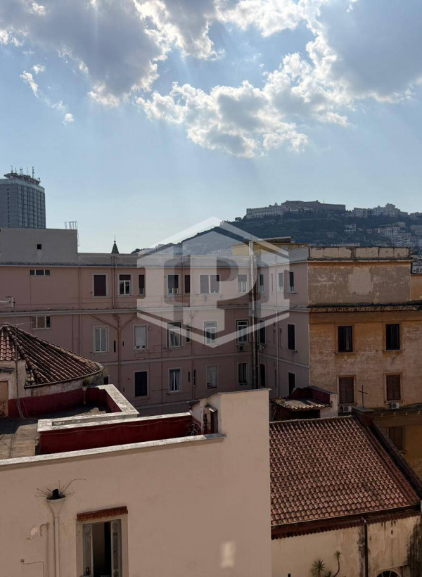 Ampio Bilocale con terrazzo in Corso Umberto I 22, Napoli (NA)