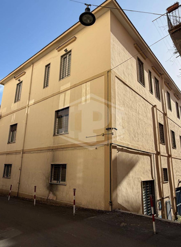Edificio Cielo-Terra in Via dei Molini Idraulici 8, Torre Annunziata (NA)