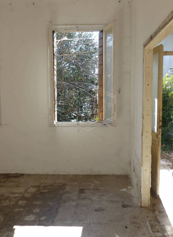 Casa indipendente accostata zona centrale di Mejaniga
