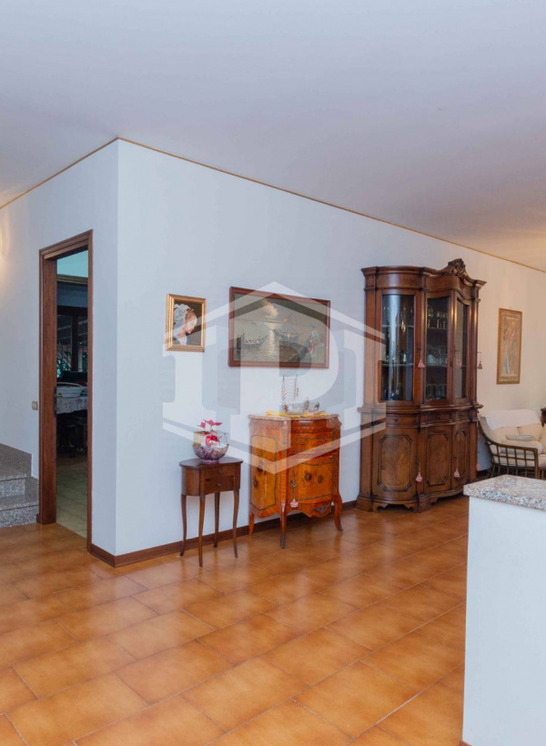 Stra - porzione di bifamiliare con giadino