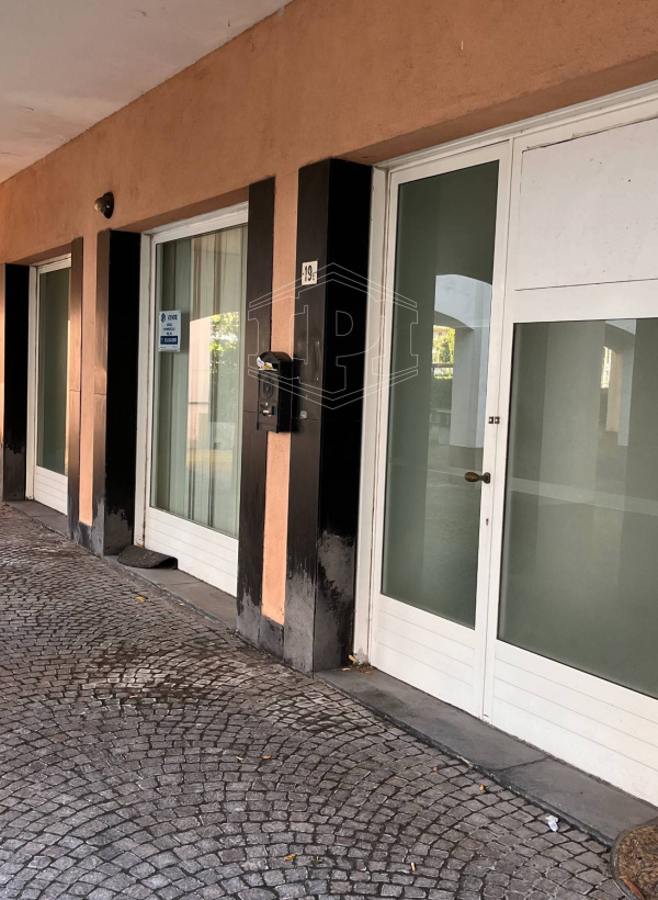 Negozio, Piazza Golgi, Arenzano (GE)