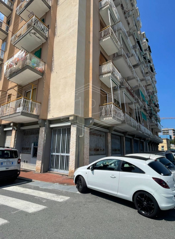 Locale commerciale, Via Brilla, Savona, SV