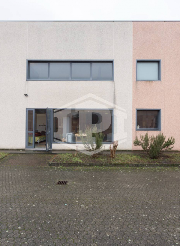 Capannone, Strada Serravalle, Novi Ligure (AL)