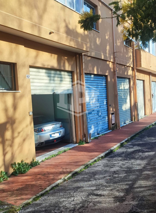 Magazzino/Laboratorio, Via San Marino, Genova GE