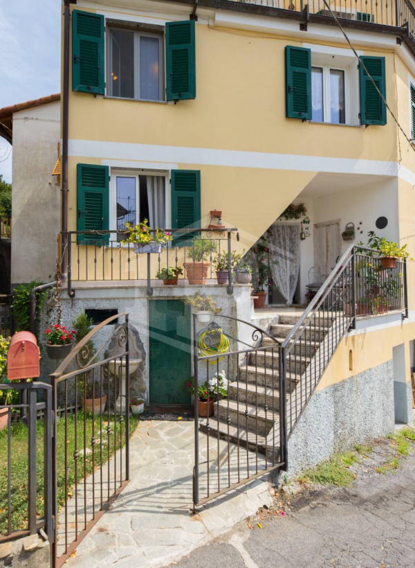 Casa semi-indipendente, Via San Pietro, Ceranesi, GE