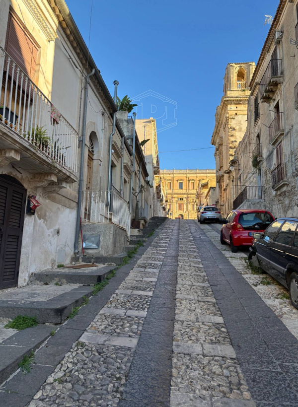 Appartamento in Ronco Magnano a NOTO (SR). Centro Storico