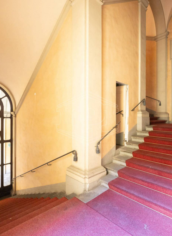 Bilocale con corte in Strada Maggiore, Bologna (BO)