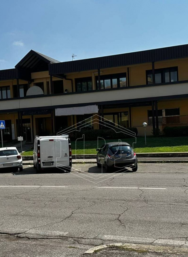 Locale commerciale in centro a Granarolo dell'Emilia (BO)