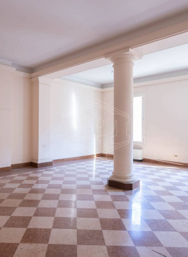 Appartamento di pregio con cortile privato in Strada Maggiore, Bologna (BO)