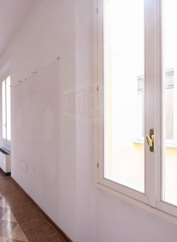 Ampio Trilocale di pregio in Strada Maggiore, Bologna (BO)