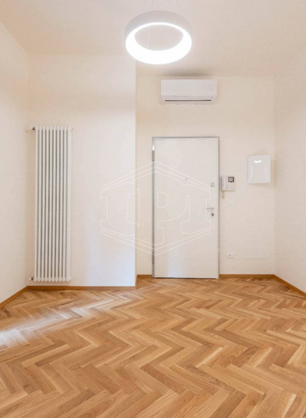 Trilocale pari al nuovo in Centro, Via Milazzo, Bologna (BO)