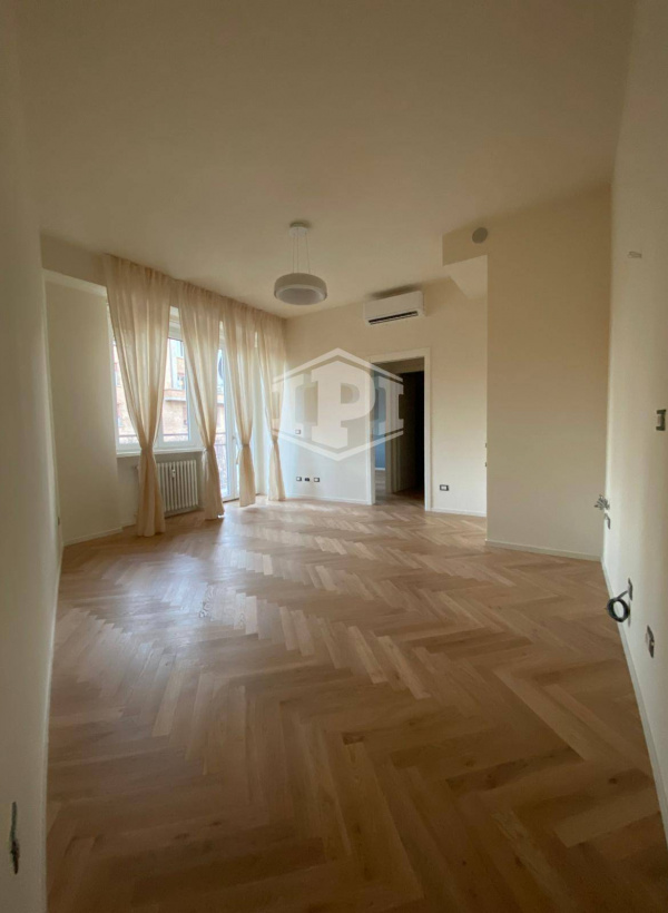 Trilocale pari al nuovo in Centro, Via Milazzo, Bologna (BO)