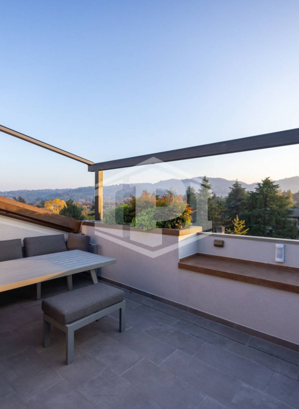 Appartamento ultimo piano con terrazza abitabile in centro a Zola Predosa (BO)