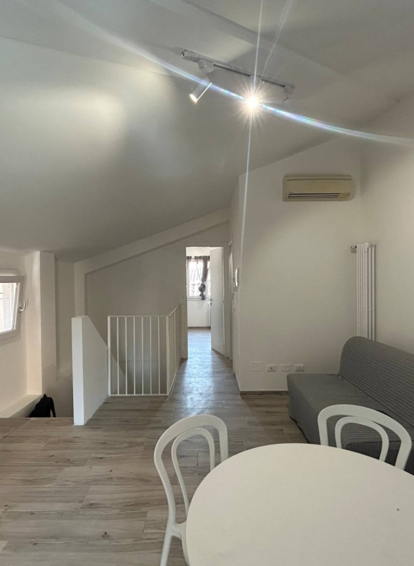 Soluzione indipendente su due livelli in via Corticella, Bologna (BO)