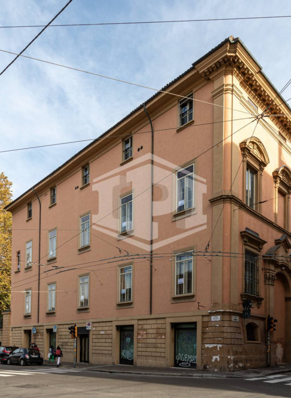 Trilocale di pregio in pieno centro, Via Barberia, Bologna (BO)