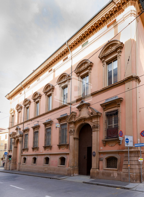 Appartamento di pregio in pieno Centro, Via Barberia, Bologna (BO)