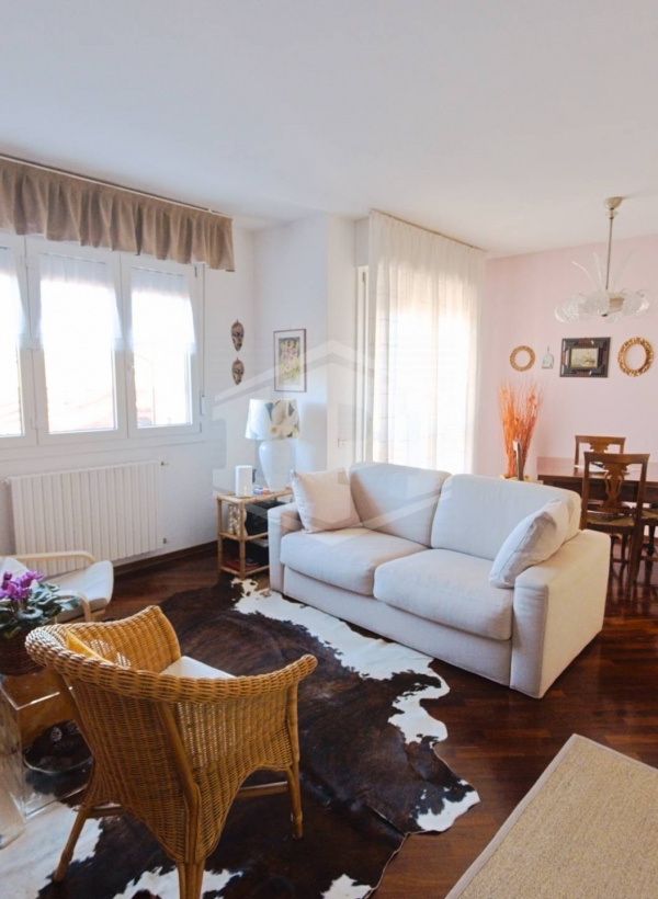 Appartamento ultimo piano con sottotetto, in Santa Viola via Emilia Ponente, Bologna (BO)