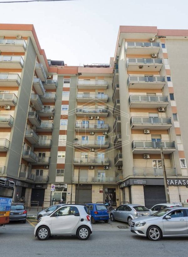 Trilocale sito in Via Napoli 312/O - Bari (BA)