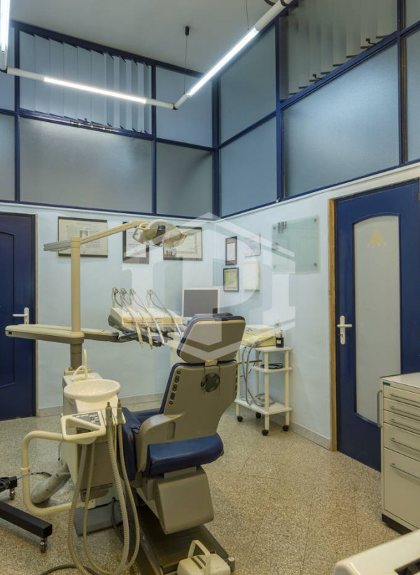 Locale commerciale sito in Via Delle Querce 7 - Rutigliano (BA)