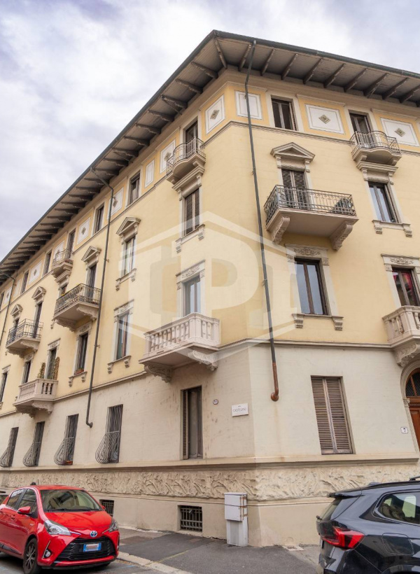 Appartamento in Via Casteggio, 3 Torino