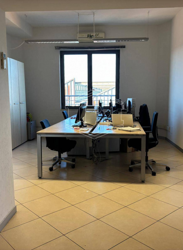 Ufficio in Corte Sanac - Porta a Mare (PI)