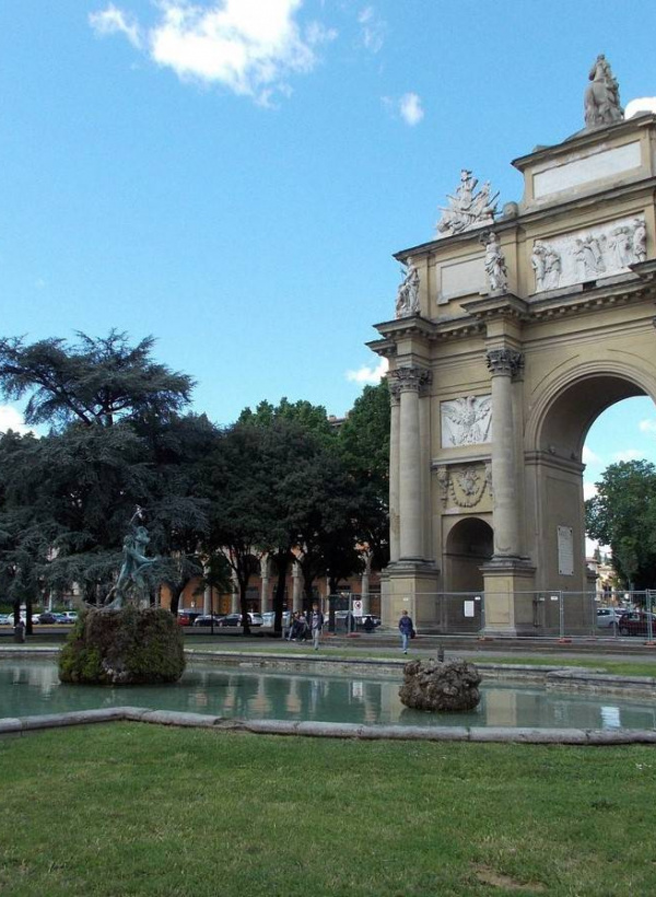 Locale Commerciale in Piazza della Libertà - Firenze (FI)