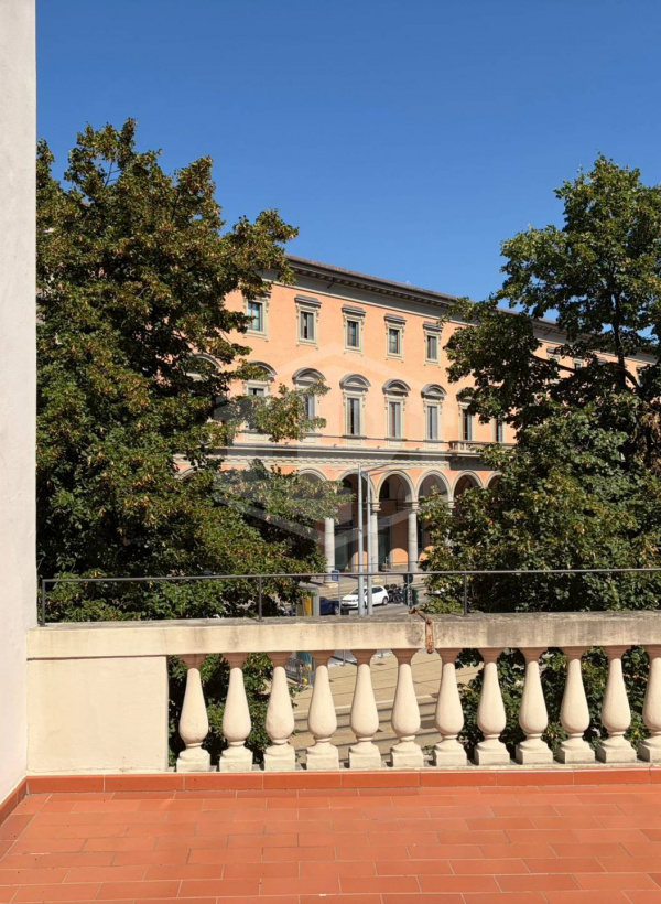 Appartamento in Palazzo Signorile - Piazza della Libertà (FI)