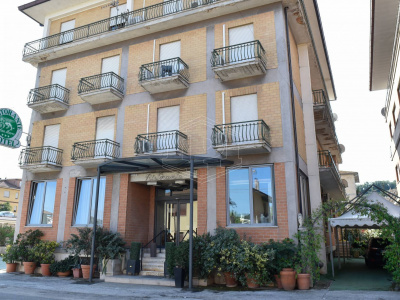 Edificio-hotel in Via Garibaldi, Servigliano (FM)