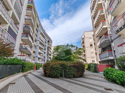 Trilocale in Via Luigi Mengoni 11 - Milano (MI)