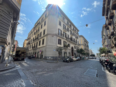 Ampio Locale Commerciale in Via Duomo, Napoli (NA)