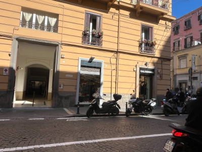 Locale Commerciale in Via Dei Mille 72, Napoli (NA)