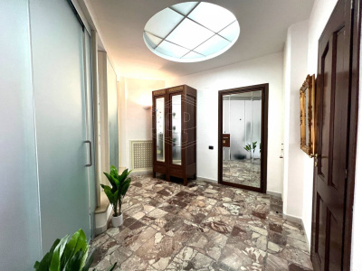 5 locali in Via Marcello Candia 10, Napoli (NA)