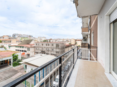 Trilocale in Via Enrico Cosenz 26, Napoli (NA)