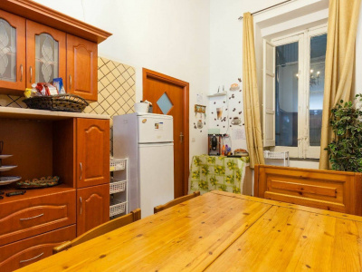 Camere in affitto in Via Nardones 38, Napoli (NA)