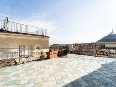 Quadrilocale in Vico Santo Spirito di Palazzo 52, Napoli (NA)