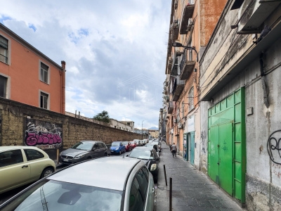 Locale commerciale in Via Enrico Cosenz 7, Napoli (NA)