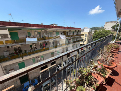 5 vani in Via Filippo Bottazzi 38, Napoli (NA)