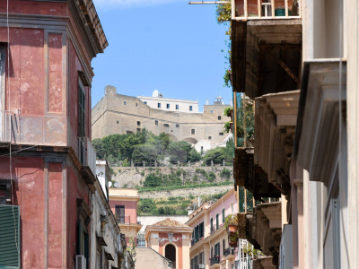 5 Vani in Via S. Caterina da Siena 73 , Napoli (NA)